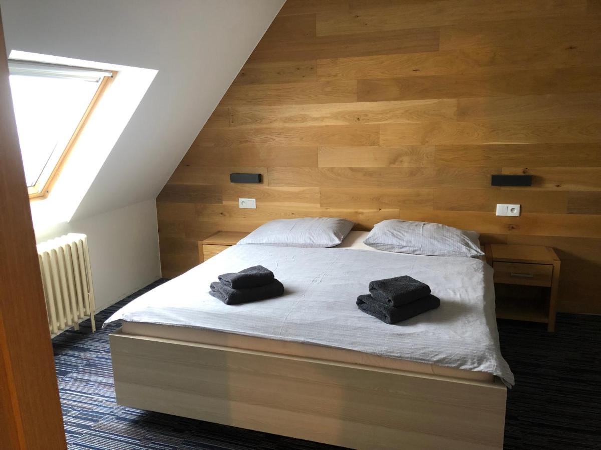 Hotel Zaly Apartmany เบเนซโก ภายนอก รูปภาพ